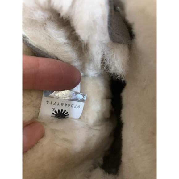 Ugg Women's Gray Bootie Lace Up W/Bow & Shiny Silver Snowflakes sz 8 - Picture 9 of 12